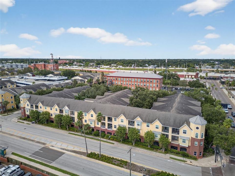 Active With Contract: $200,000 (1 beds, 1 baths, 1044 Square Feet)