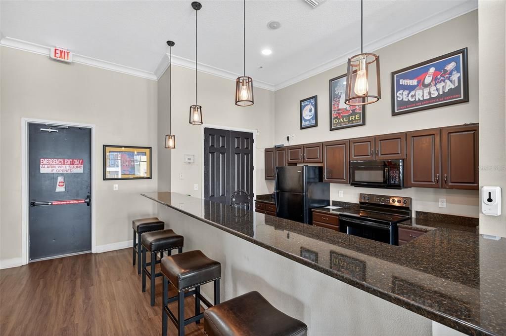 Active With Contract: $200,000 (1 beds, 1 baths, 1044 Square Feet)