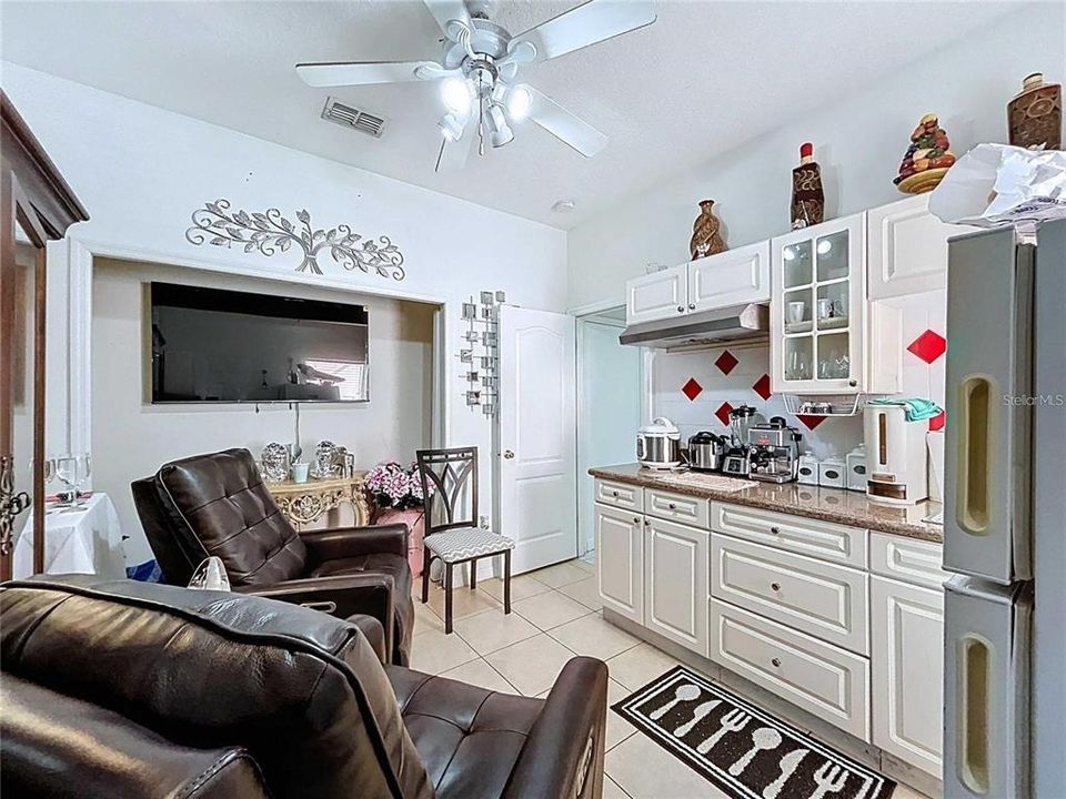 En Venta: $550,000 (3 camas, 0 baños, 2028 Pies cuadrados)