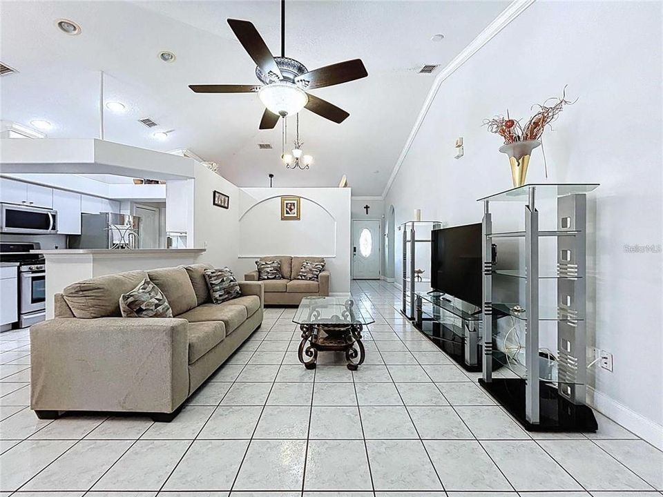 En Venta: $550,000 (3 camas, 0 baños, 2028 Pies cuadrados)