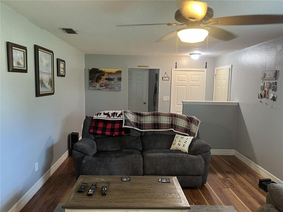 На продажу: $319,900 (3 спален, 2 ванн, 1495 Квадратных фут)