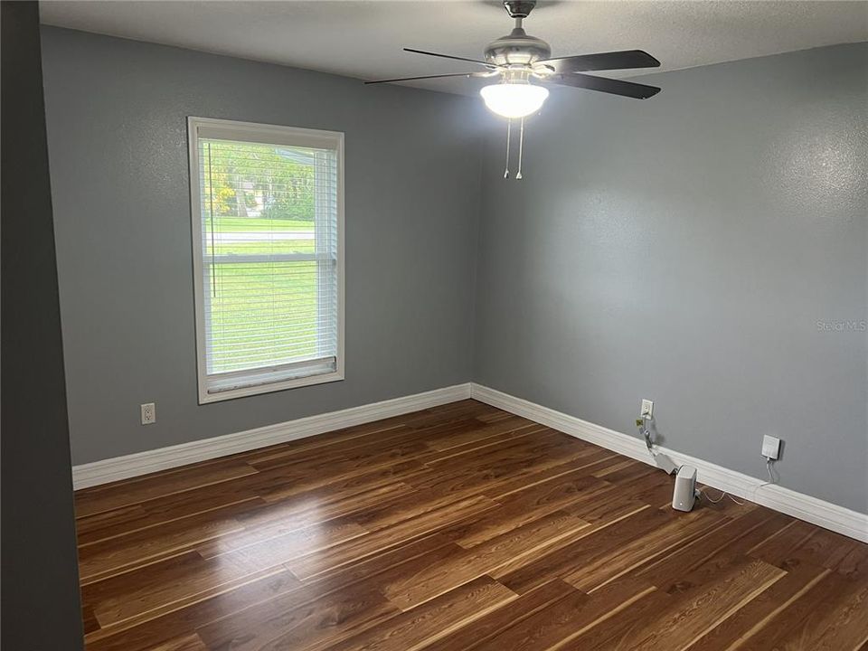 На продажу: $319,900 (3 спален, 2 ванн, 1495 Квадратных фут)