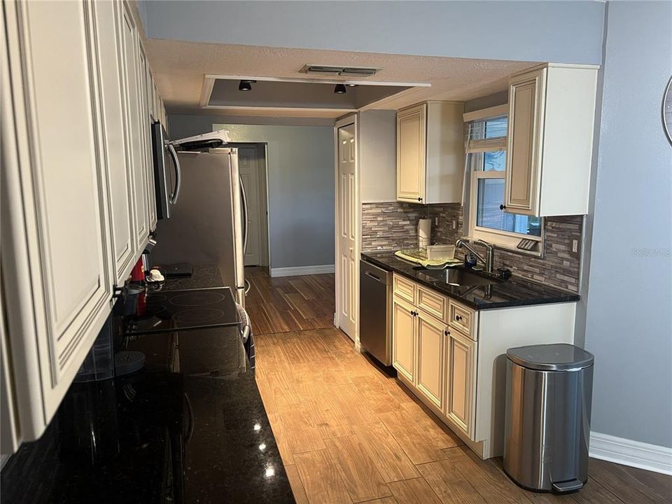 На продажу: $319,900 (3 спален, 2 ванн, 1495 Квадратных фут)