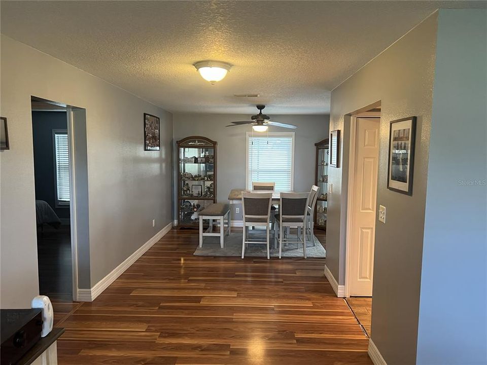 На продажу: $319,900 (3 спален, 2 ванн, 1495 Квадратных фут)