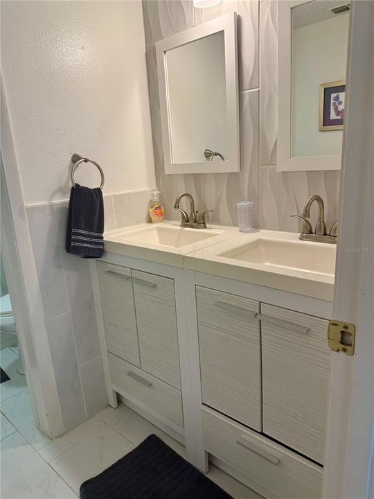 For Rent: $4,000 (2 beds, 2 baths, 1155 Square Feet)