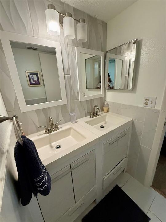 For Rent: $4,000 (2 beds, 2 baths, 1155 Square Feet)