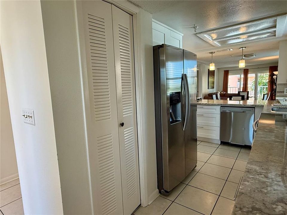 For Rent: $4,000 (2 beds, 2 baths, 1155 Square Feet)