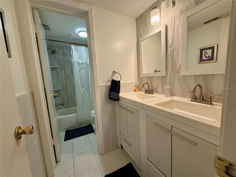 For Rent: $4,000 (2 beds, 2 baths, 1155 Square Feet)