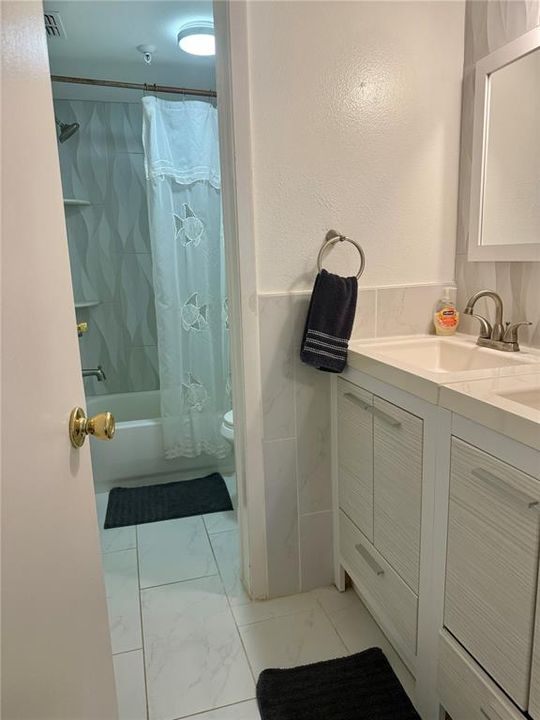 For Rent: $4,000 (2 beds, 2 baths, 1155 Square Feet)