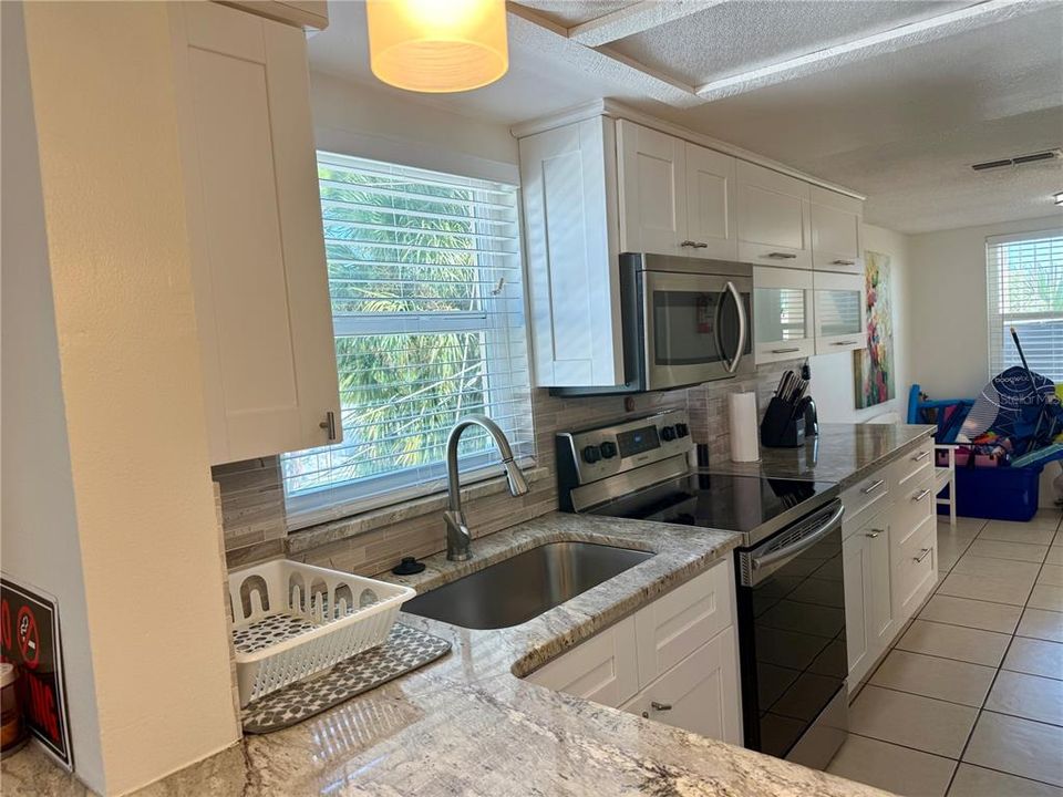 For Rent: $4,000 (2 beds, 2 baths, 1155 Square Feet)