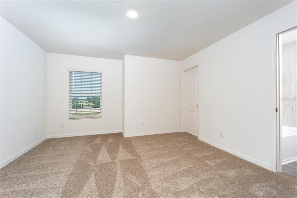 待售: $229,900 (2 贝兹, 2 浴室, 1574 平方英尺)