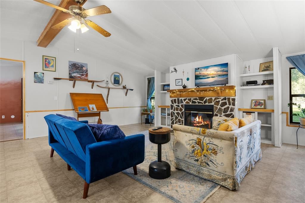 待售: $350,000 (3 贝兹, 2 浴室, 1680 平方英尺)