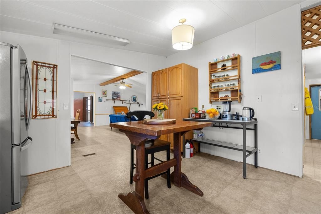 待售: $350,000 (3 贝兹, 2 浴室, 1680 平方英尺)