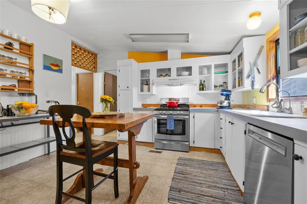 待售: $350,000 (3 贝兹, 2 浴室, 1680 平方英尺)