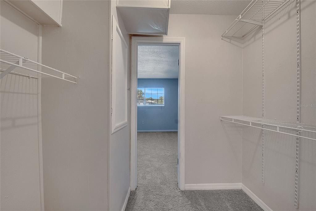 For Sale: $130,000 (2 beds, 1 baths, 881 Square Feet)