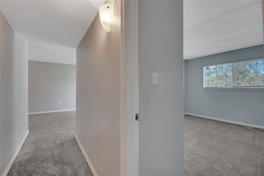 For Sale: $130,000 (2 beds, 1 baths, 881 Square Feet)