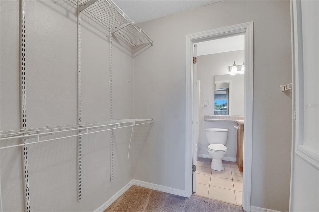 For Sale: $130,000 (2 beds, 1 baths, 881 Square Feet)