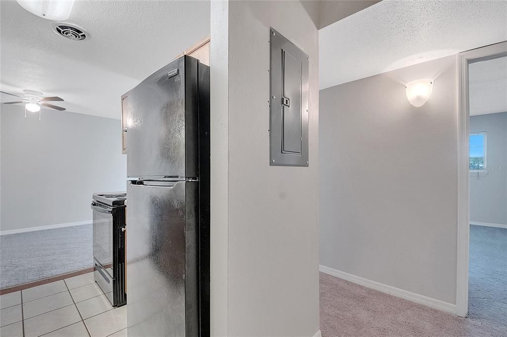 For Sale: $130,000 (2 beds, 1 baths, 881 Square Feet)