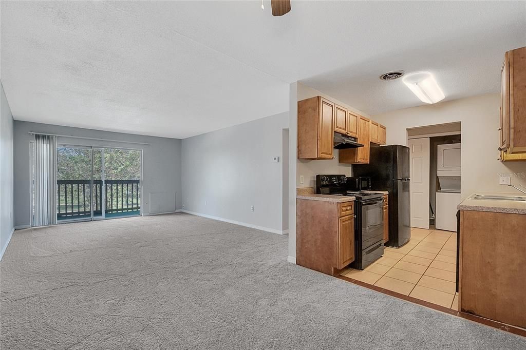 For Sale: $130,000 (2 beds, 1 baths, 881 Square Feet)