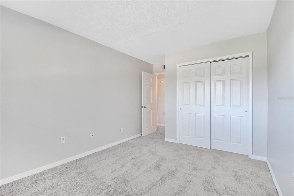 For Sale: $130,000 (2 beds, 1 baths, 881 Square Feet)