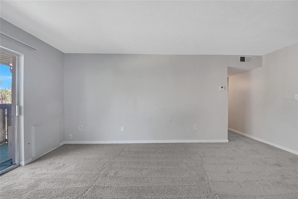 For Sale: $130,000 (2 beds, 1 baths, 881 Square Feet)