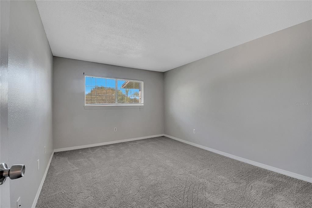 For Sale: $130,000 (2 beds, 1 baths, 881 Square Feet)