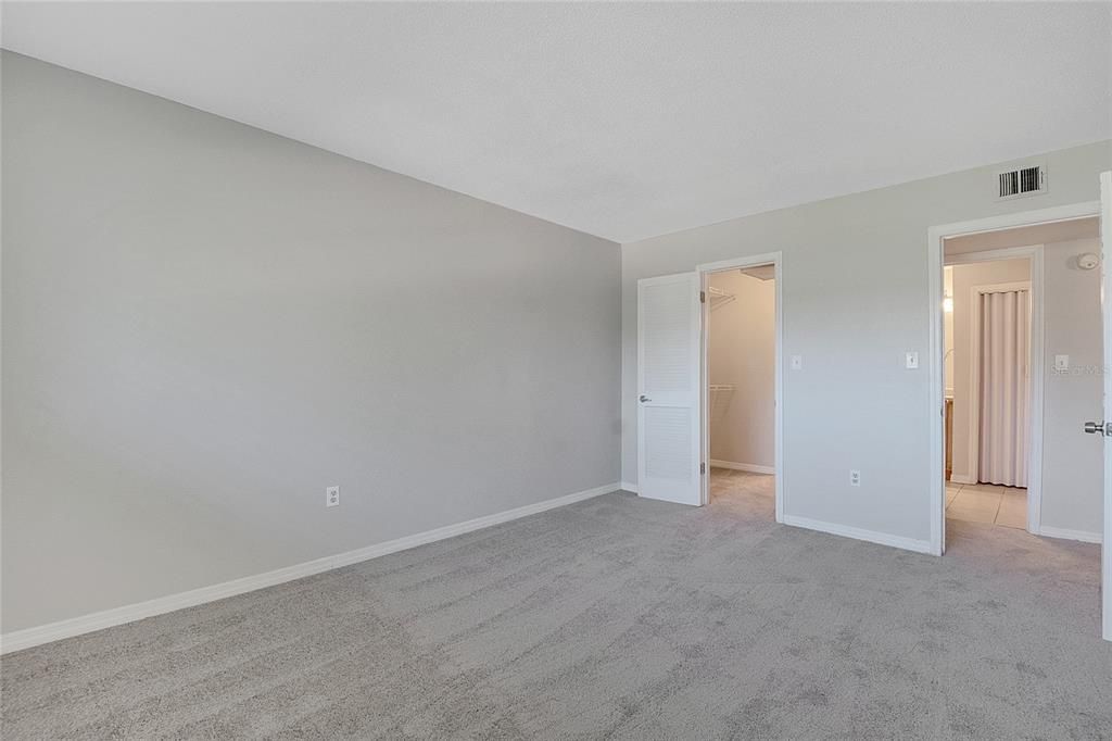 For Sale: $130,000 (2 beds, 1 baths, 881 Square Feet)