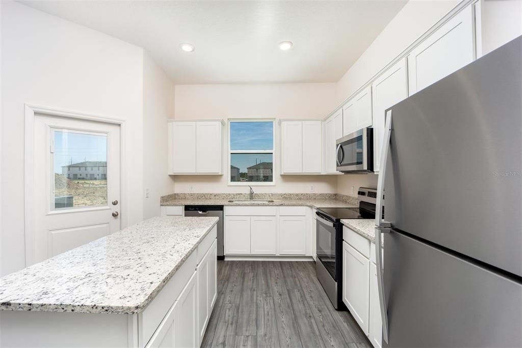 For Sale: $237,900 (3 beds, 2 baths, 1731 Square Feet)