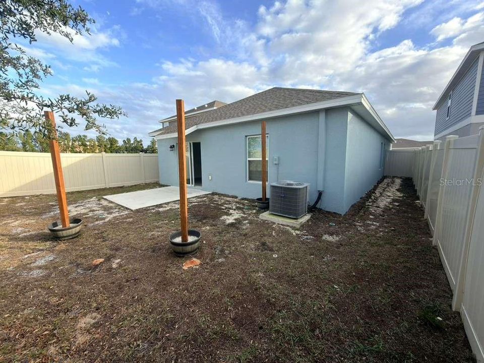 For Rent: $1,900 (3 beds, 2 baths, 1432 Square Feet)