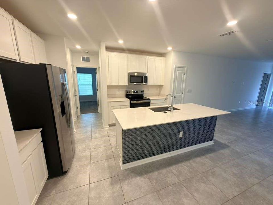 For Rent: $1,900 (3 beds, 2 baths, 1432 Square Feet)