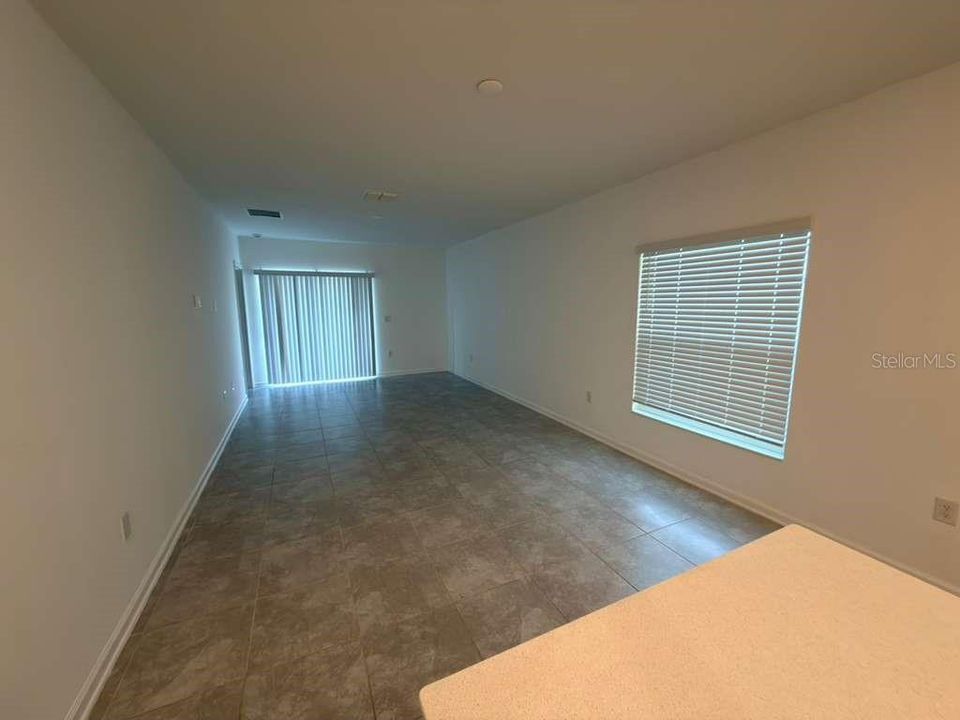 For Rent: $1,900 (3 beds, 2 baths, 1432 Square Feet)