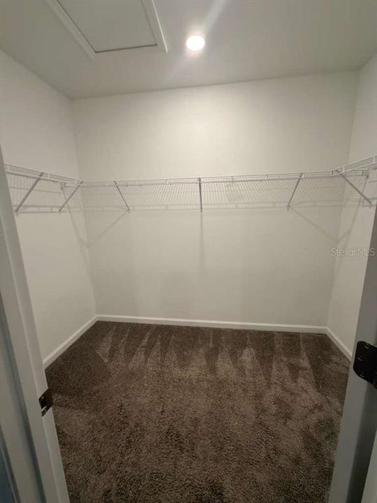 For Rent: $1,900 (3 beds, 2 baths, 1432 Square Feet)