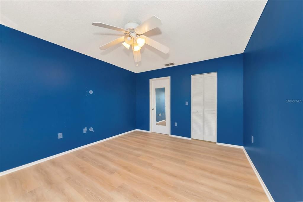 На продажу: $155,000 (2 спален, 2 ванн, 912 Квадратных фут)