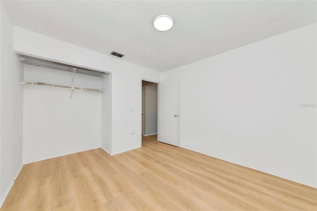 На продажу: $155,000 (2 спален, 2 ванн, 912 Квадратных фут)