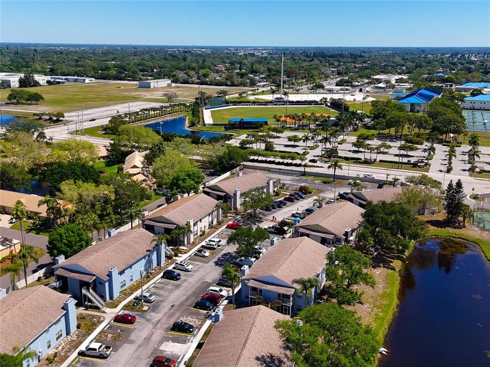 На продажу: $155,000 (2 спален, 2 ванн, 912 Квадратных фут)