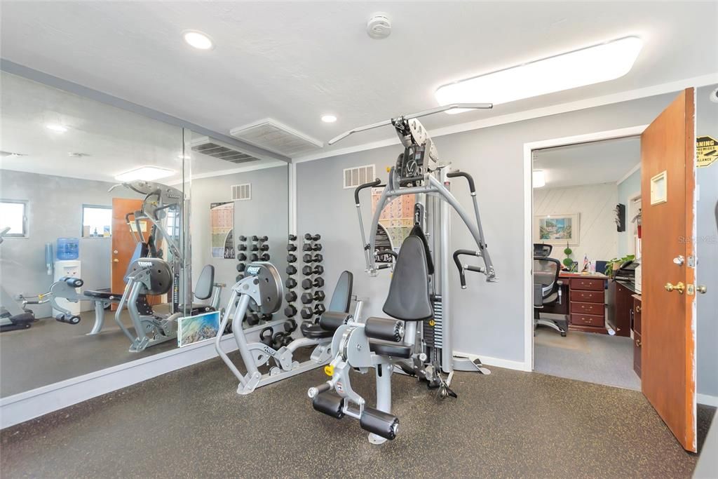 На продажу: $155,000 (2 спален, 2 ванн, 912 Квадратных фут)