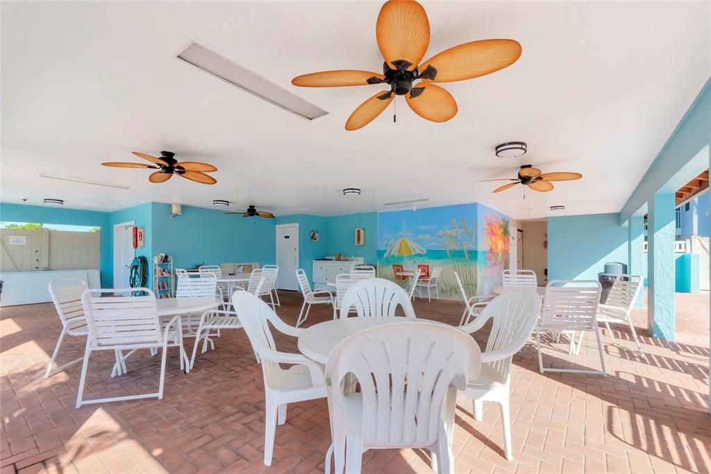 На продажу: $155,000 (2 спален, 2 ванн, 912 Квадратных фут)