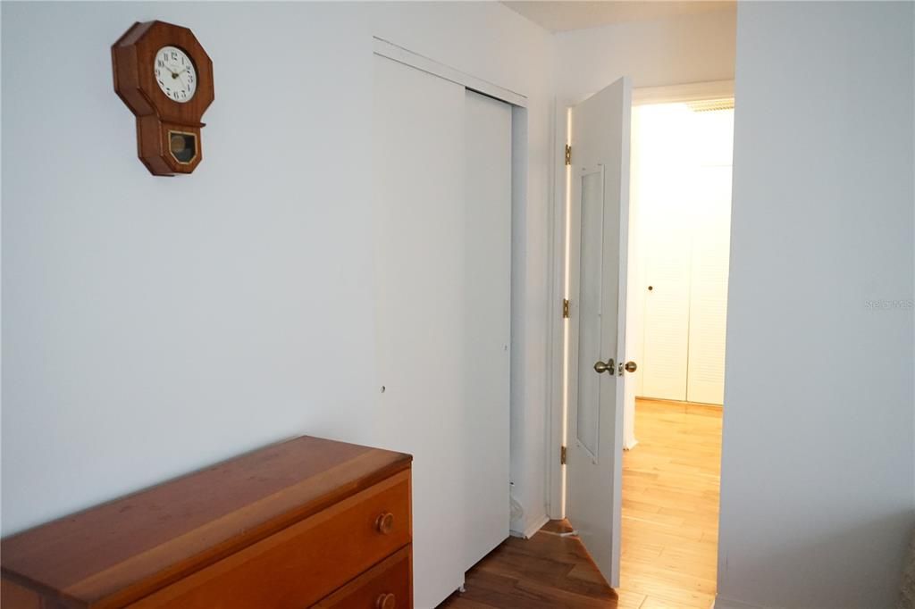 For Sale: $212,000 (2 beds, 2 baths, 1277 Square Feet)