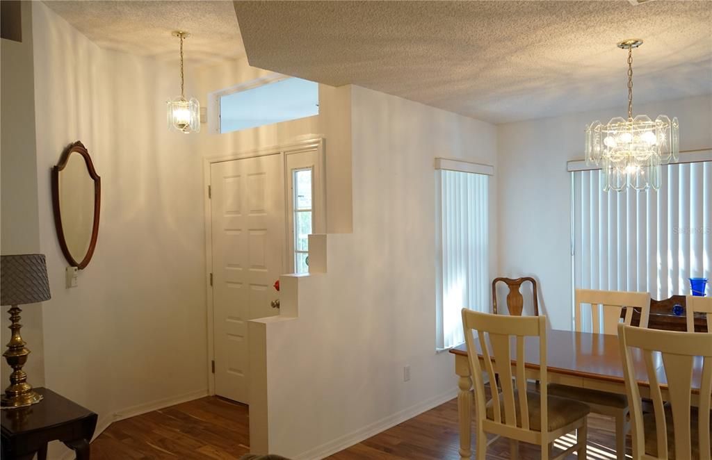 For Sale: $212,000 (2 beds, 2 baths, 1277 Square Feet)