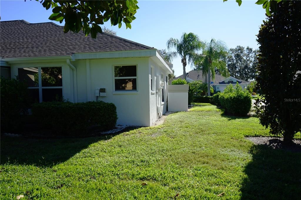 For Sale: $212,000 (2 beds, 2 baths, 1277 Square Feet)