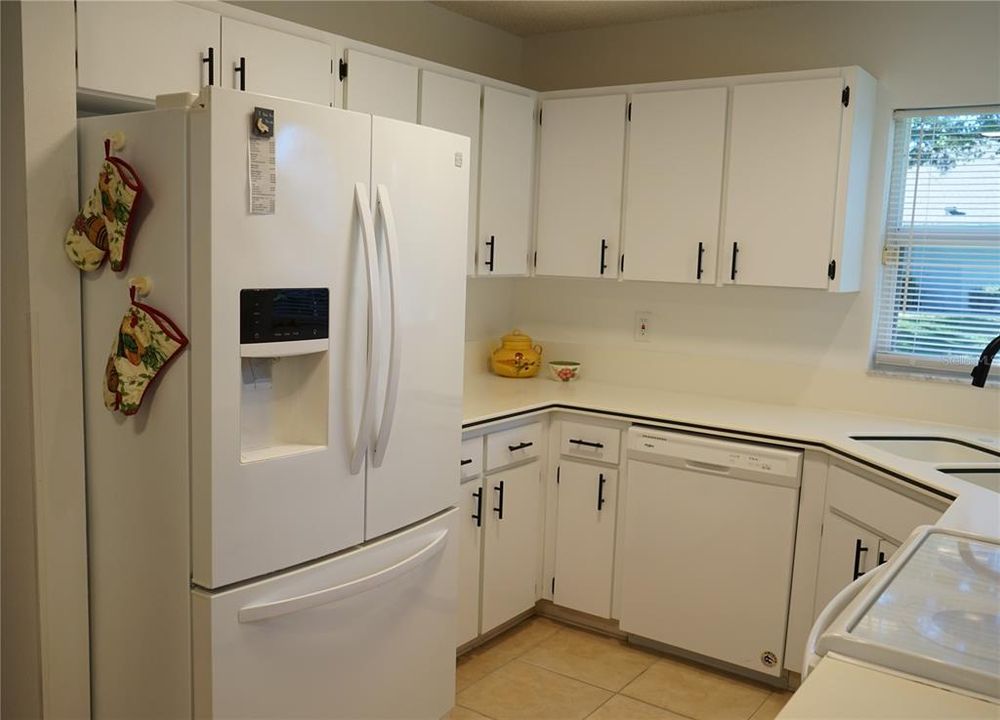 For Sale: $212,000 (2 beds, 2 baths, 1277 Square Feet)
