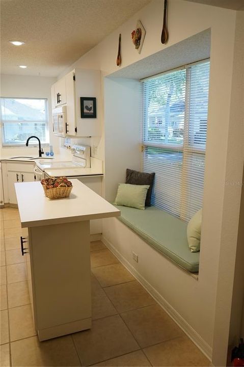 For Sale: $212,000 (2 beds, 2 baths, 1277 Square Feet)