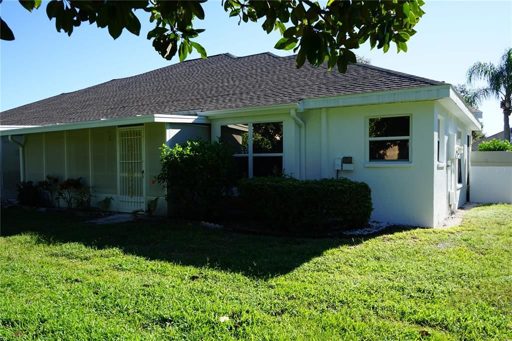 For Sale: $212,000 (2 beds, 2 baths, 1277 Square Feet)