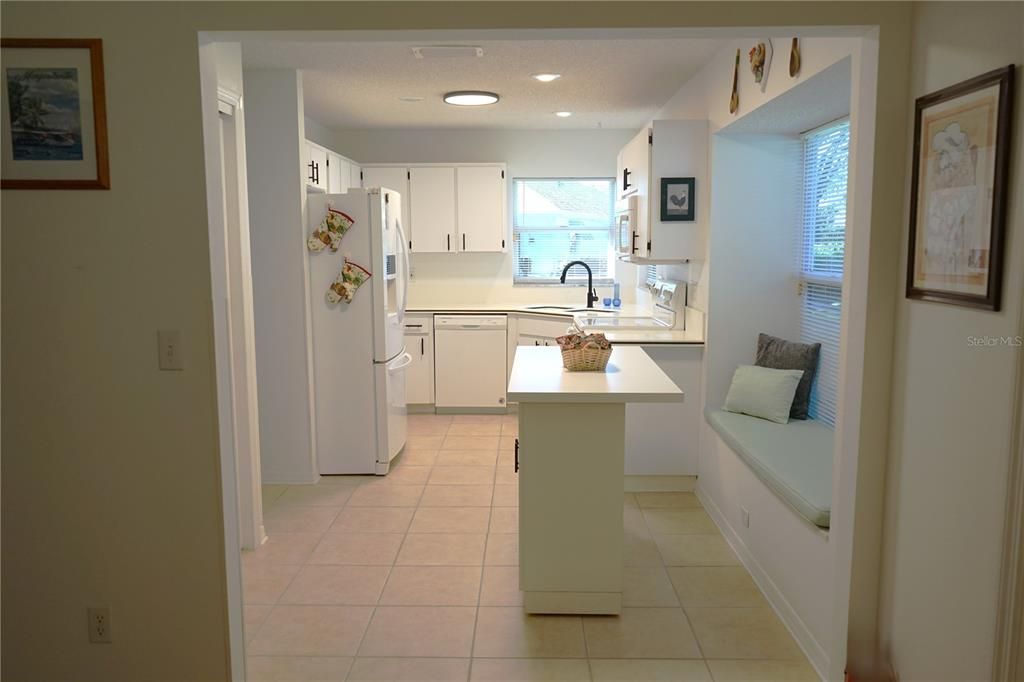 For Sale: $212,000 (2 beds, 2 baths, 1277 Square Feet)