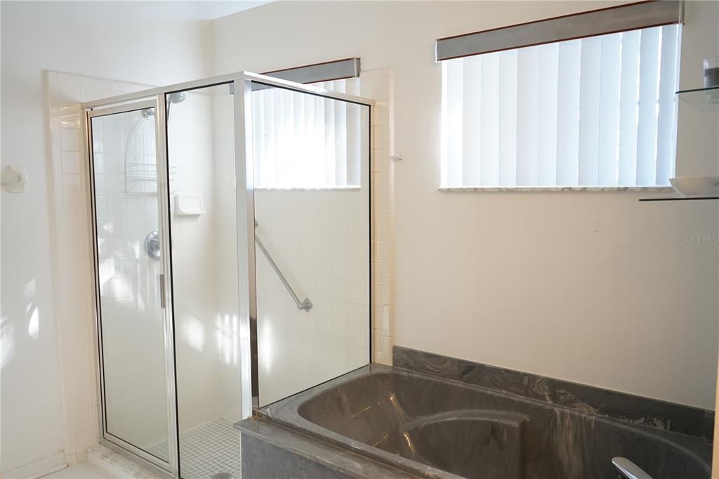 For Sale: $212,000 (2 beds, 2 baths, 1277 Square Feet)