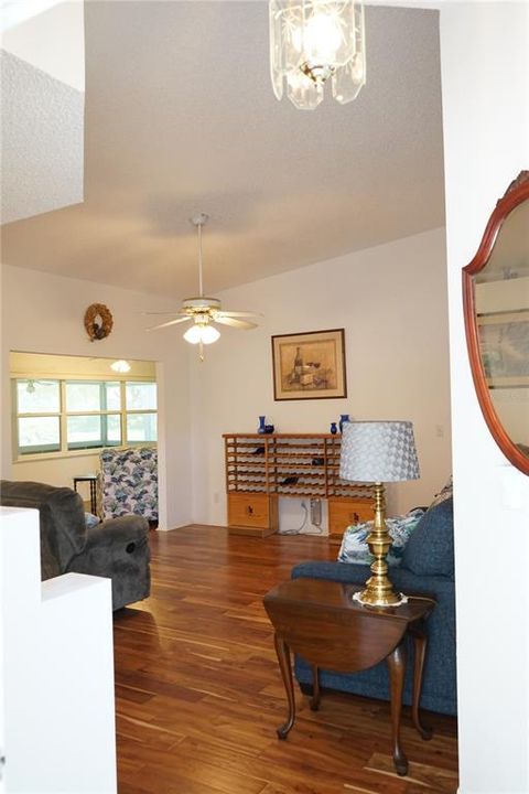 For Sale: $212,000 (2 beds, 2 baths, 1277 Square Feet)