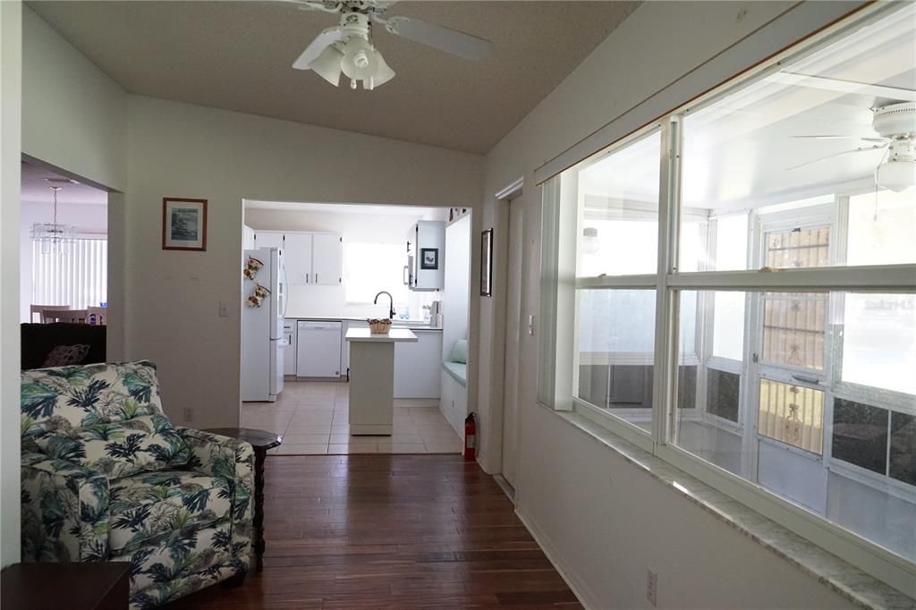 For Sale: $212,000 (2 beds, 2 baths, 1277 Square Feet)