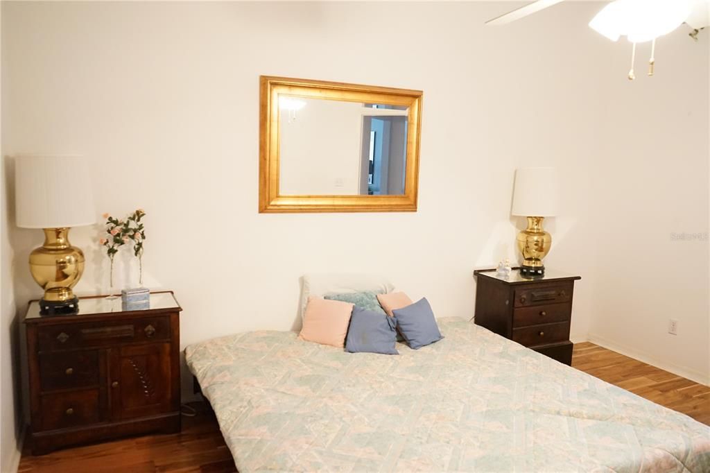 For Sale: $212,000 (2 beds, 2 baths, 1277 Square Feet)