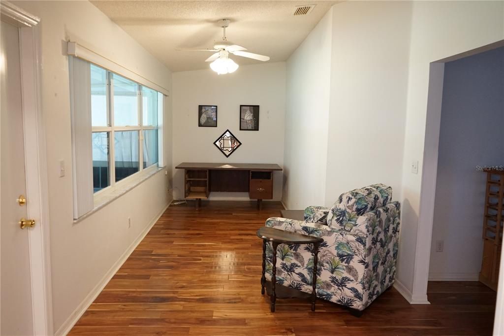 For Sale: $212,000 (2 beds, 2 baths, 1277 Square Feet)