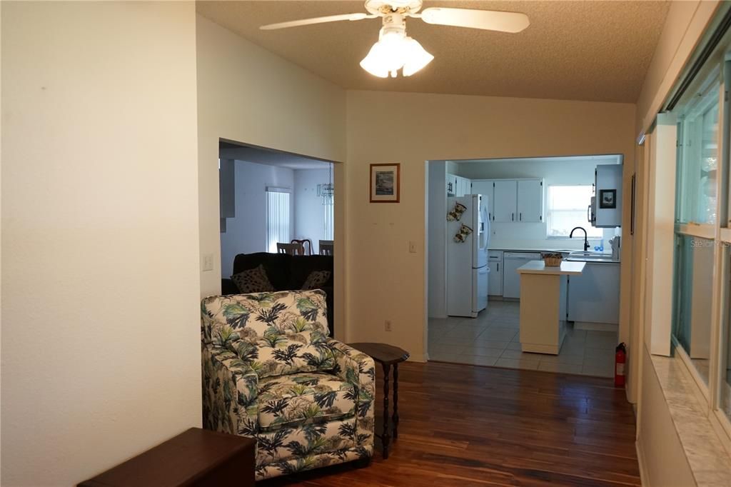 For Sale: $212,000 (2 beds, 2 baths, 1277 Square Feet)